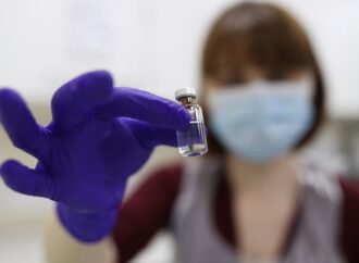 Coronavirus: alerta por reacciones alérgicas en Reino Unido, a un día de comenzar a aplicar la vacuna de Pfizer