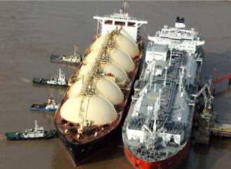 Crisis energética: el Gobierno compró apenas uno de los 70 barcos de gas que necesita para el invierno