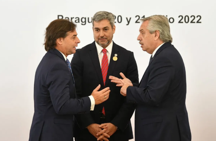 Conflicto en el Mercosur: queja conjunta de Argentina, Brasil y Paraguay contra Uruguay por buscar acuerdos afuera del bloque