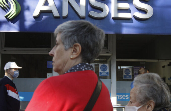 Jubilaciones y bonos: se agravan las distorsiones en el sistema de la Anses