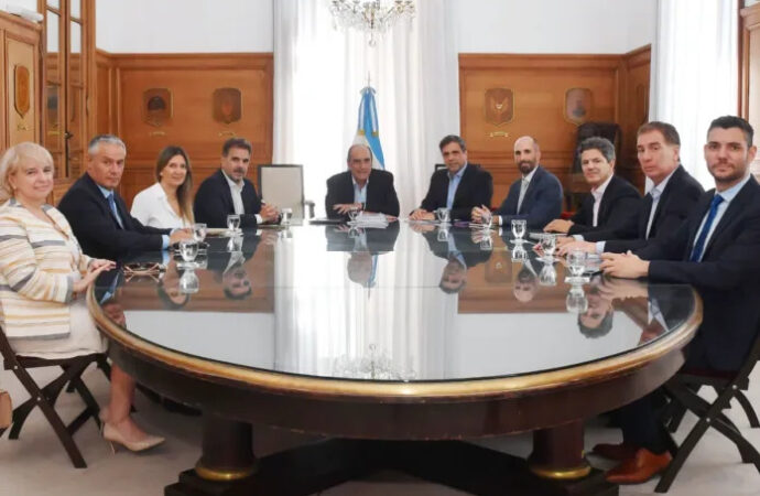 Francos se reúne con diputados de Intervención Federal por la Ley Bases