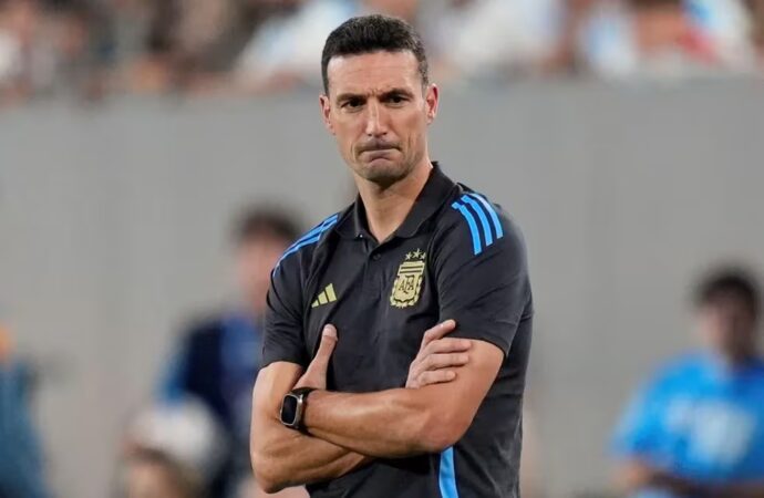 Suspendieron a Scaloni y no podrá dirigir ante Perú por la Copa América