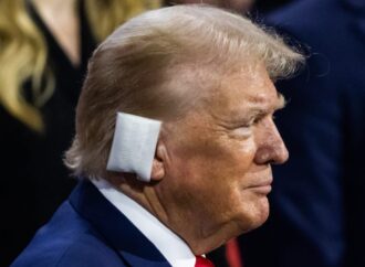 Convención Republicana: Donald Trump apareció de sorpresa con la oreja vendada