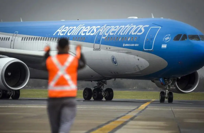 Problemas en los vuelos: los gremios aeronáuticos amenazaron con endurecer las medidas de fuerza