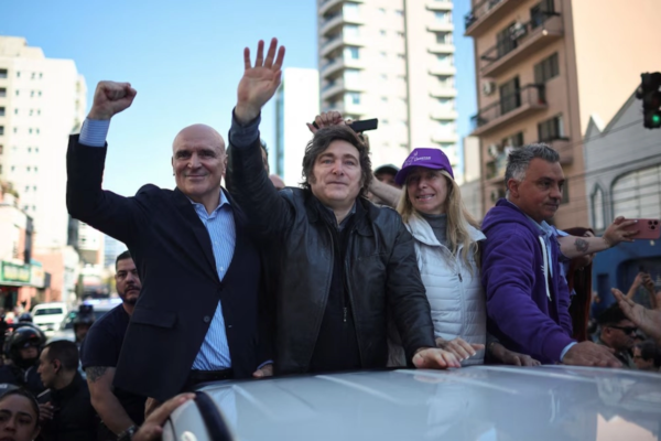 Javier Milei sacó «pecho» tras el ataque que sufrió ayer en la caravana de Lomas de Zamora